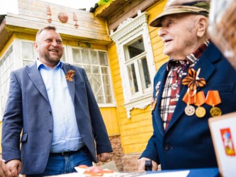 Ветеран войны Дмитрий Моисеевич Межевов принимает поздравления с наступающим праздником новости Шатуры 